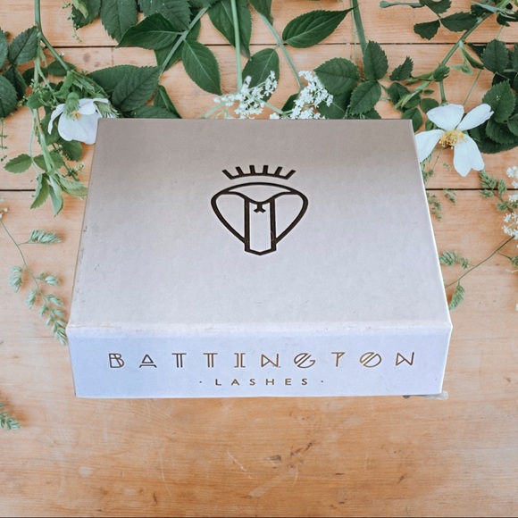 Battington Beauty | Silk Lashes | Monroe 3D | NWT - Picture 5 of 5